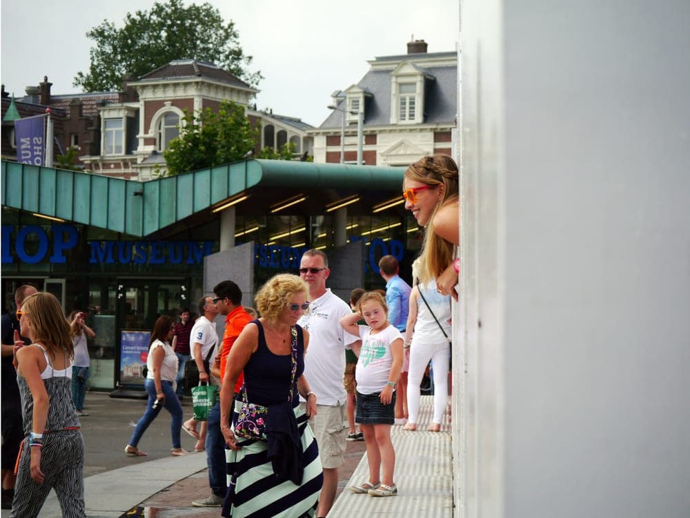 Beatriz Pineda · Amsterdam 2014 · Crossing, frame 1 of 3