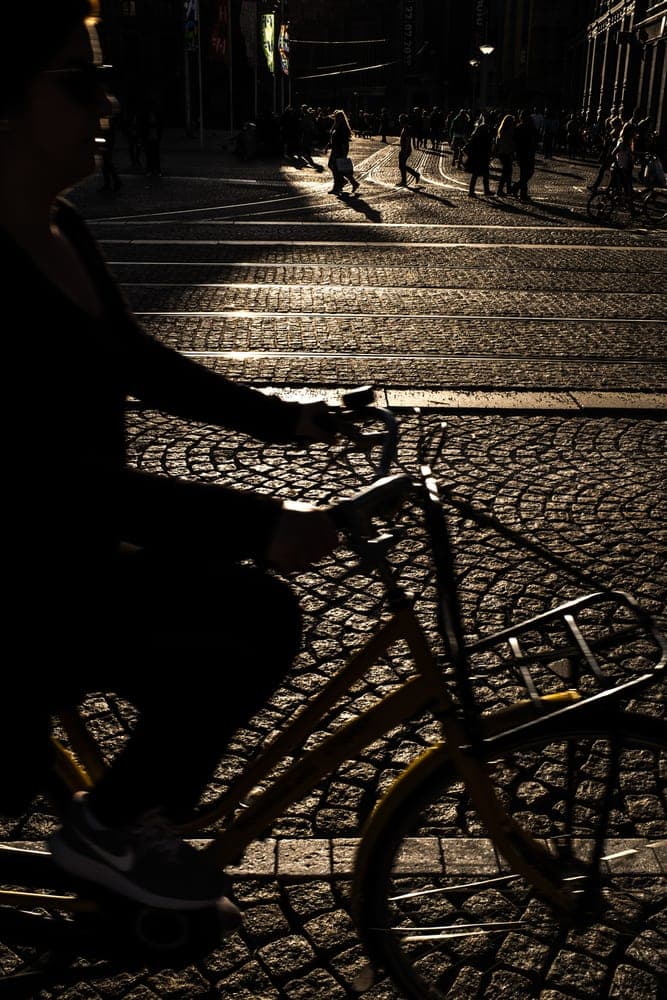 Özgür Abacı · Amsterdam 2018 · All that glitters is not gold, frame 1 of 3