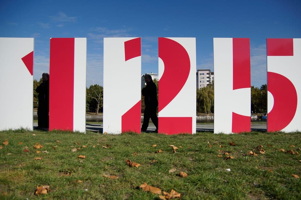 Shuying Lin · Berlin 2015 · Behind, frame 1 of 3