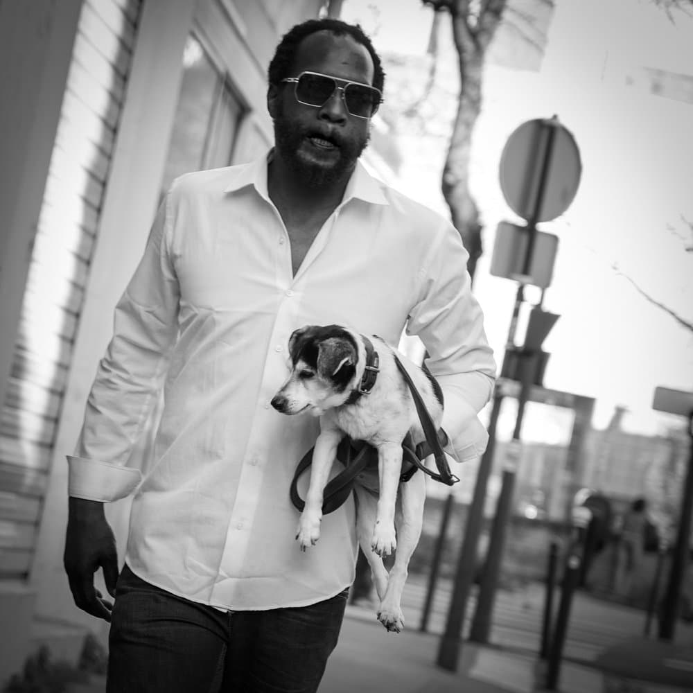 Elisabeth Euvrard · Paris 2025 · Four-legged companions, frame 1 of 3