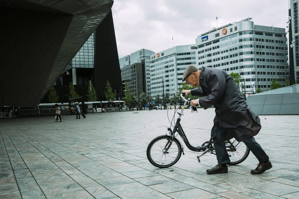 Emiel Pol · Rotterdam 2019 · Timing is everything, frame 1 of 3