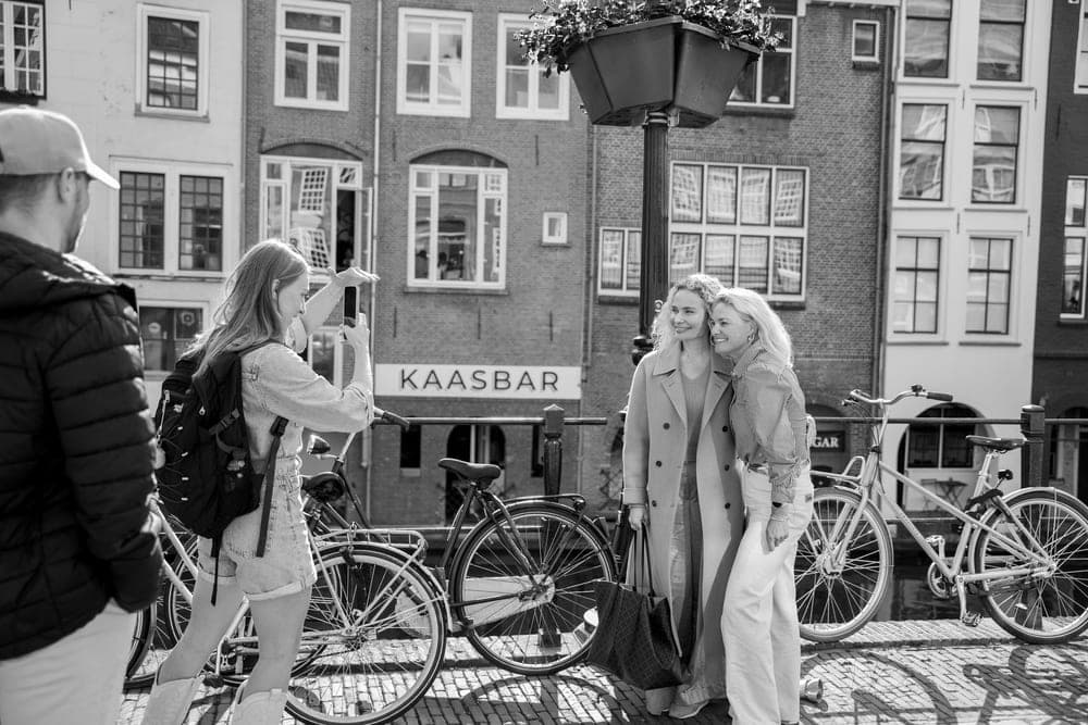 Sarah Alzalab · Utrecht 2024 · Everybody famous, frame 1 of 3