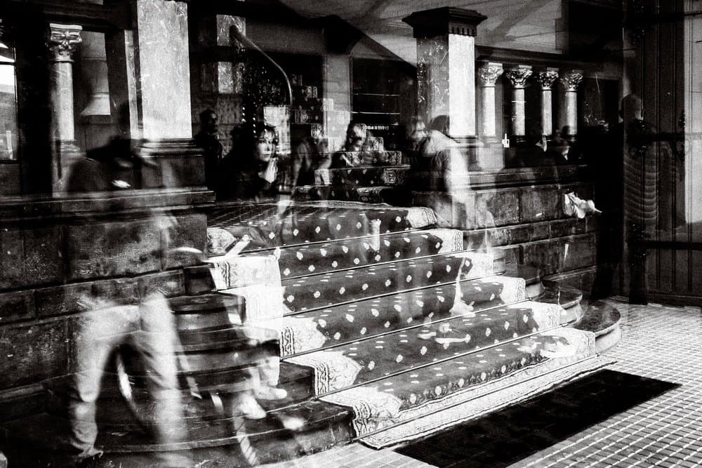 Marco Bollaart · Amsterdam 2025 · Figures in the Chaos, frame 1 of 3