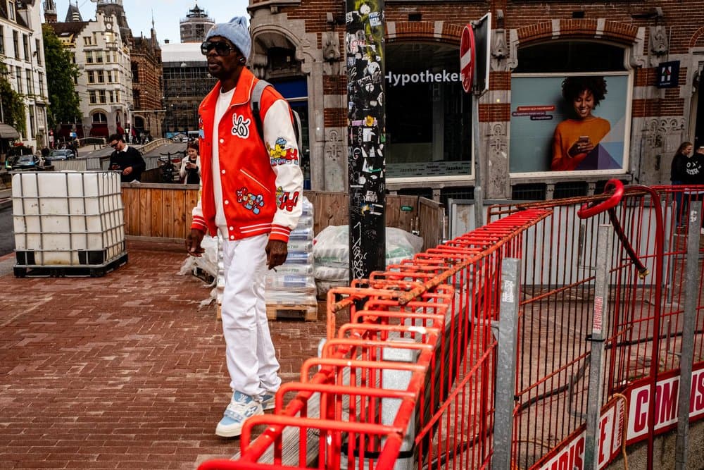 Niels van de Laar · Amsterdam 2025 · Figures in the Chaos, frame 1 of 3